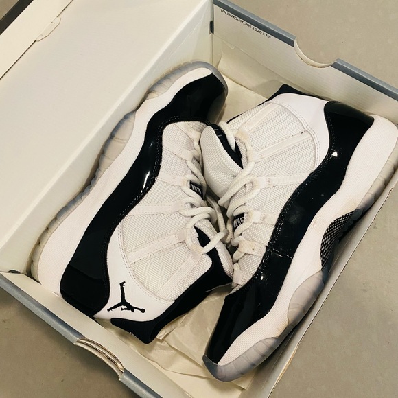 concord 11s size 8